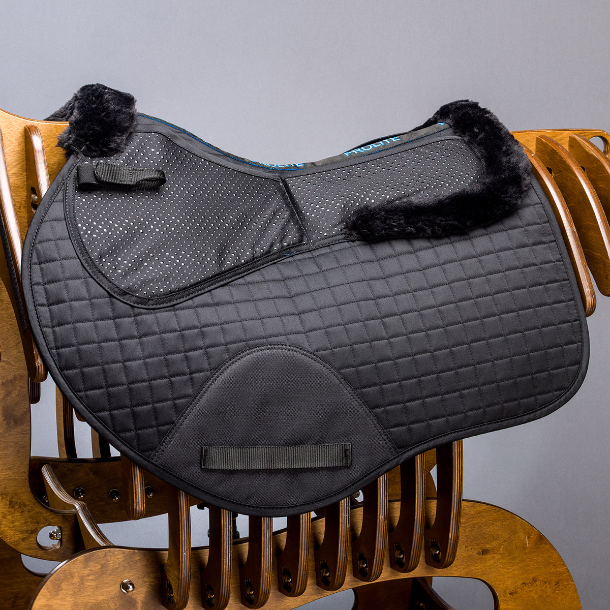 Fleece Trim Adjustable Jump Saddlecloth