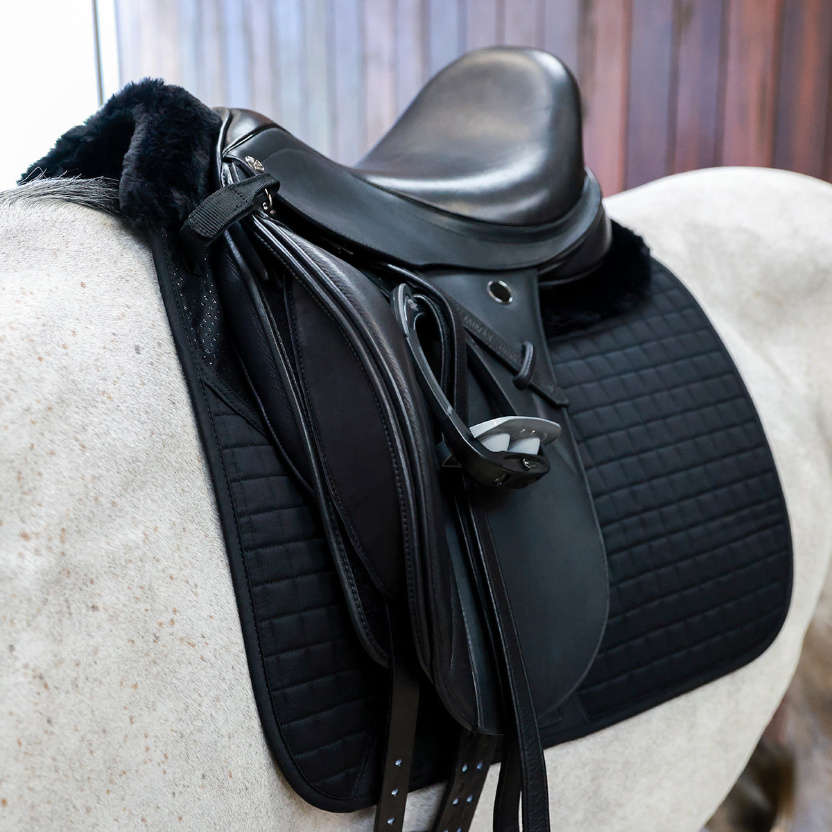 Fleece Trim Adjustable Dressage Saddlecloth